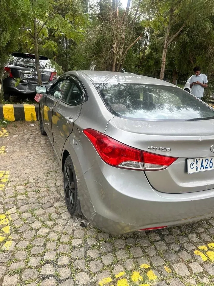 Hyundai Elantra 2012 1.6L – photo 3