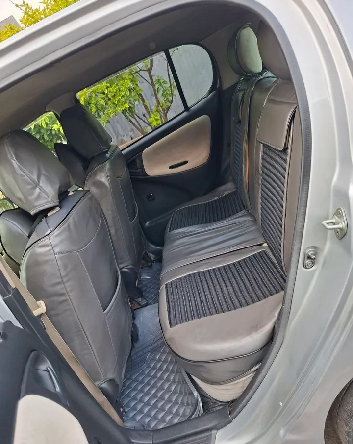 Toyota Vitz 2004 Automatic – photo 7