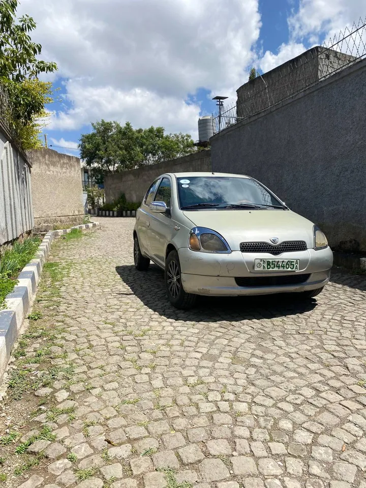 Toyota Vitz 2001 Automatic – photo 3