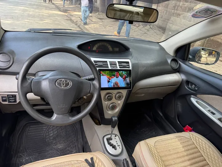 2009 Toyota Yaris Sedan – photo 7