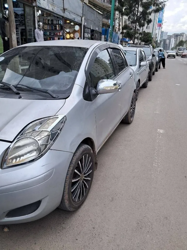 Toyota Yaris Compact 2008 – photo 6