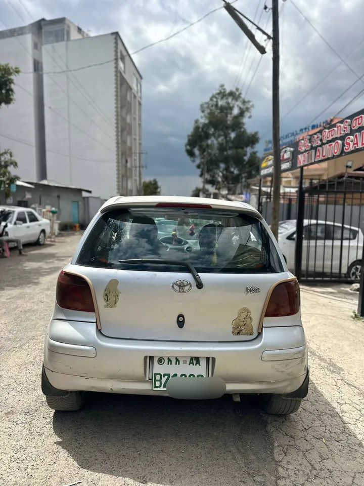 Toyota Vitz 2002 Automatic – photo 3