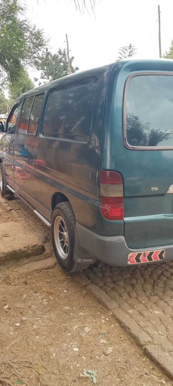 Toyota Hiace 2004 Diesel Van – photo 6