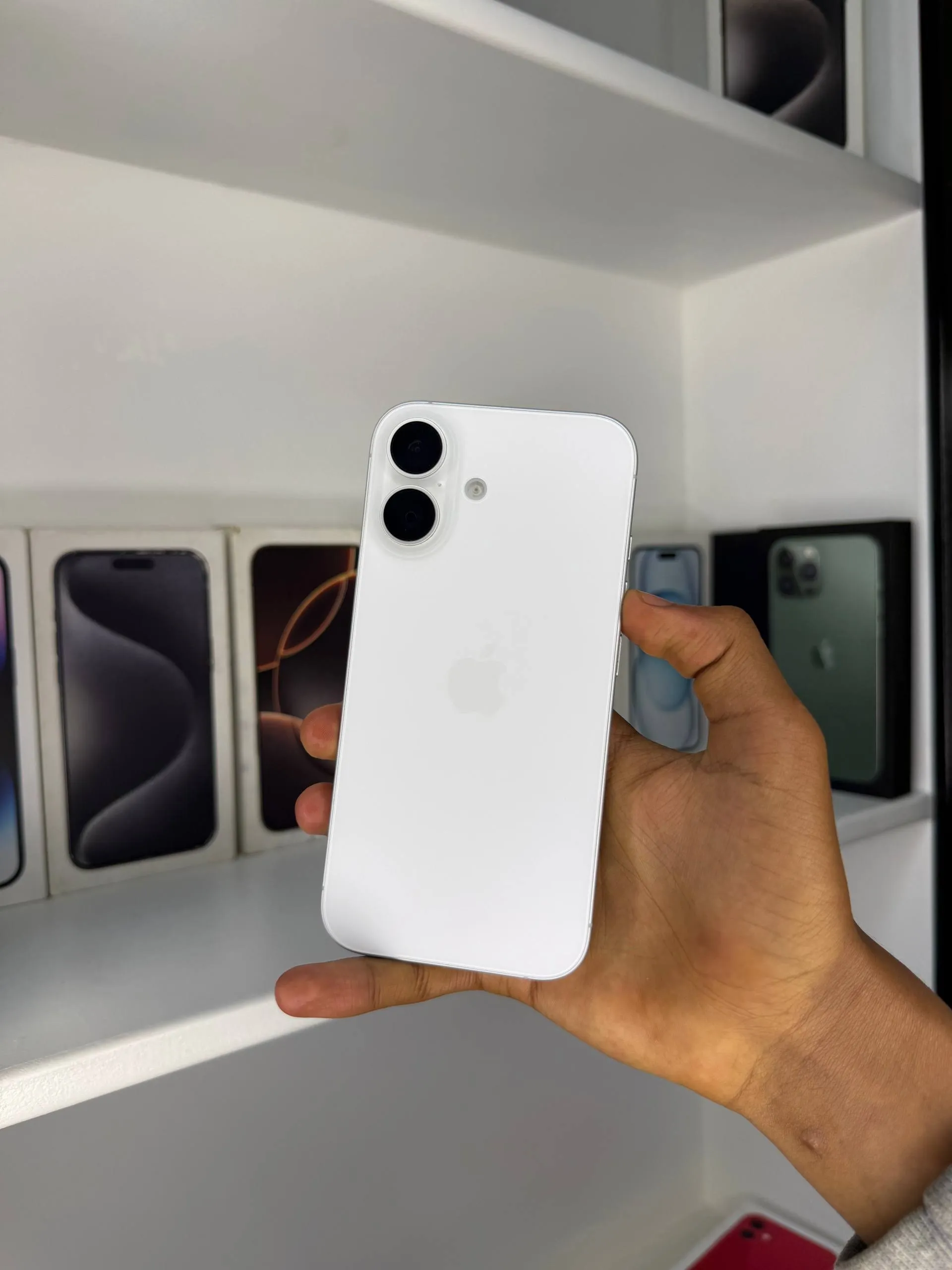 iPhone 16 128GB Base Model – photo 3