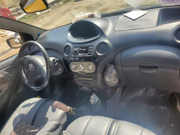Toyota Vitz Yaris 2003 – photo 4