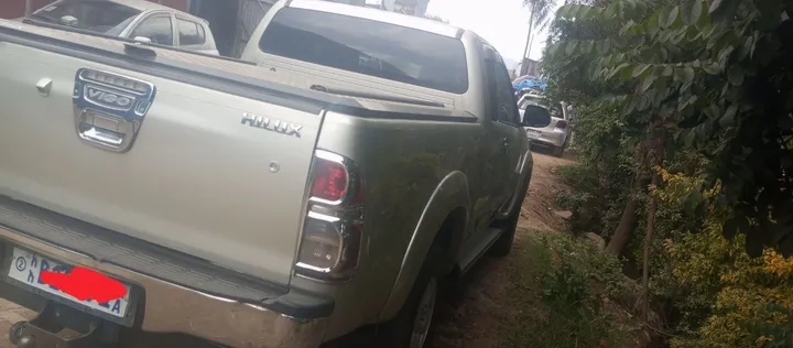 2013 Toyota Hilux D4D Manual – photo 3