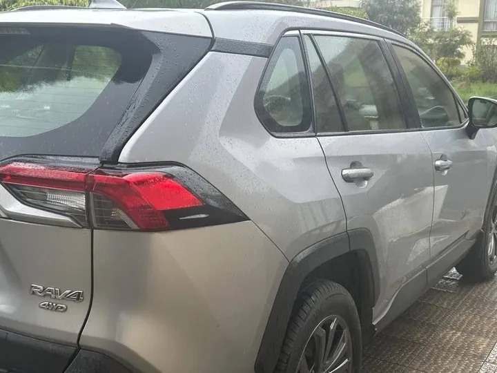 Toyota RAV4 2022 Silver Automatic – photo 9
