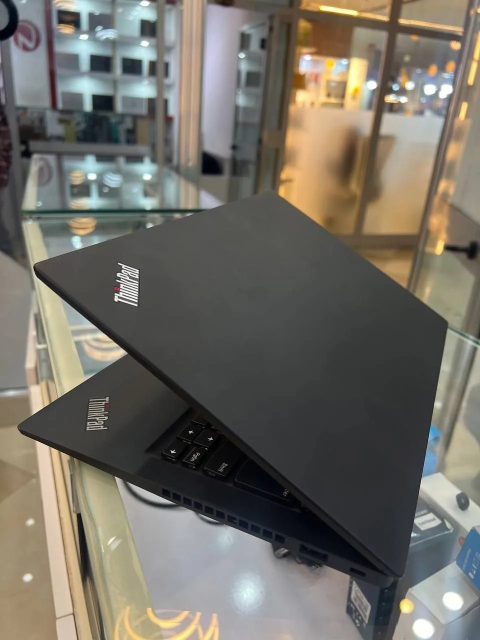 Lenovo ThinkPad T14s Gen1 Laptop – photo 4