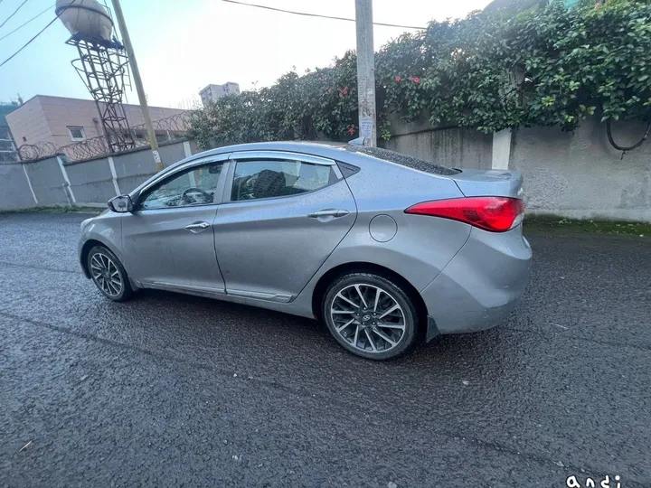 Hyundai Avante 2012 Automatic – photo 3