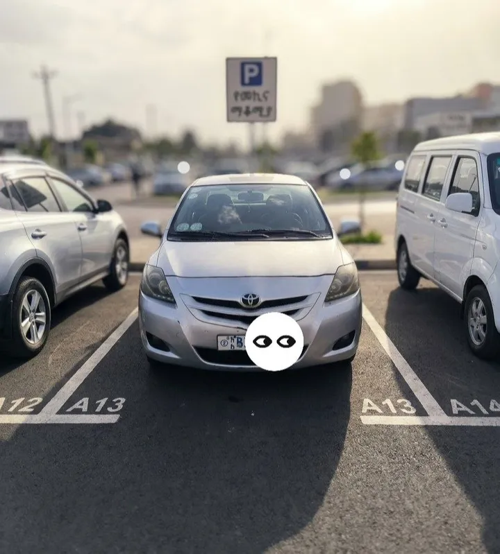Toyota Yaris Belta 2010 – photo 3