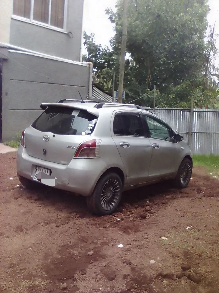 Toyota Yaris Compact 2007 – photo 3