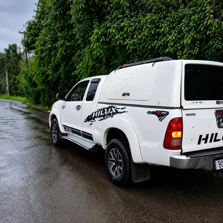 Toyota Hilux Vigo 2010 – photo 3