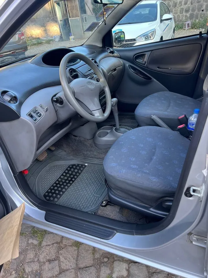 Toyota Vitz 2002 – photo 5