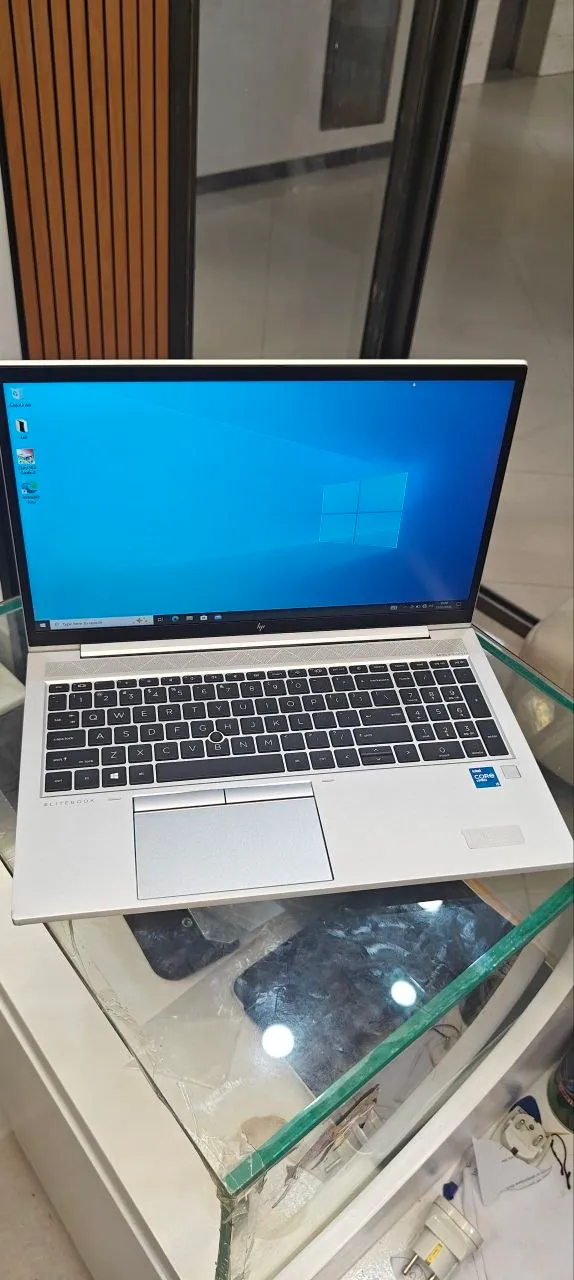 HP EliteBook 840 G5 i7 Laptop – photo 4