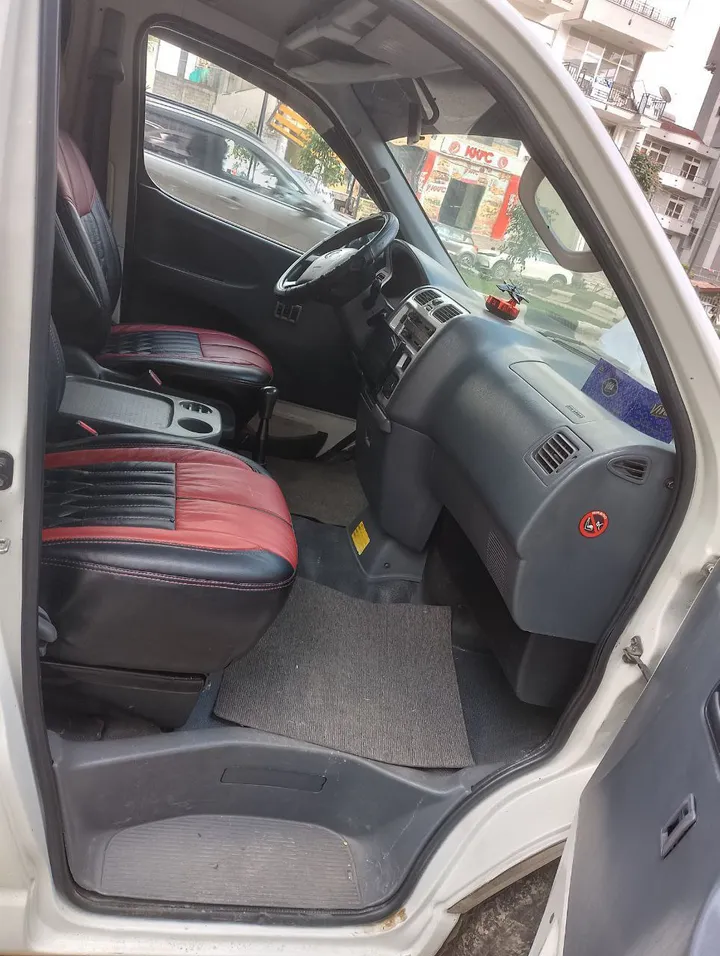 Toyota Hiace D4D Dolphin Van – photo 7