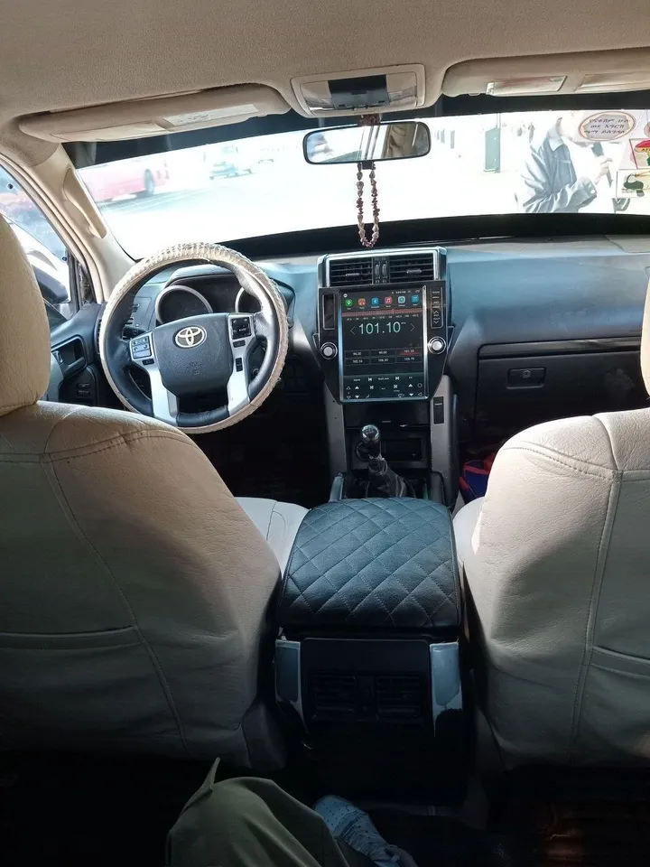 Toyota Landcruiser Prado 2011 – photo 8