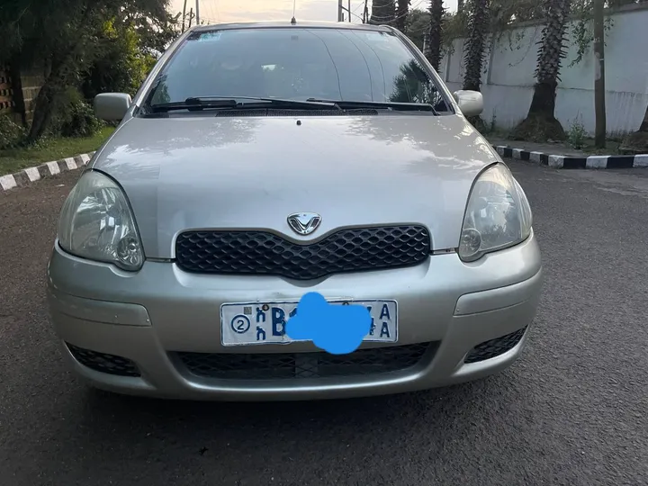Toyota Vitz 2002 Automatic – photo 3