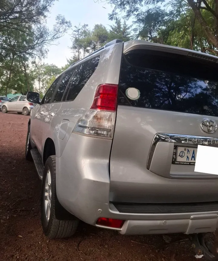 Toyota Land Cruiser Prado 2012 – photo 6