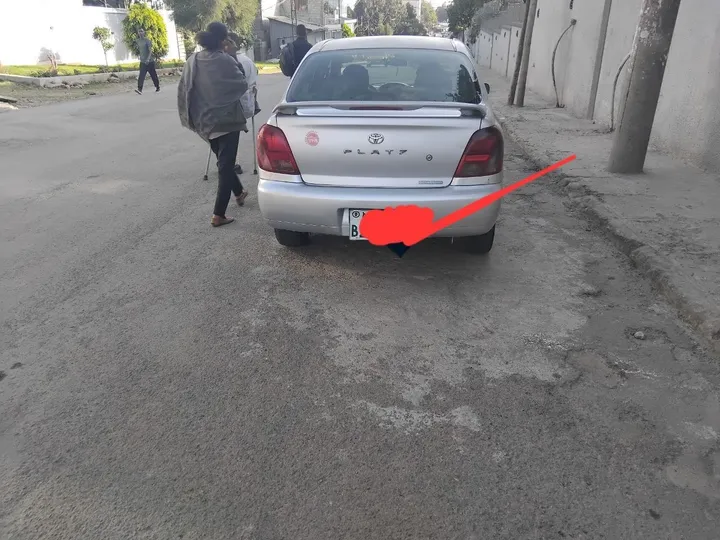 Toyota Platz 2001 Automatic Sedan – photo 9