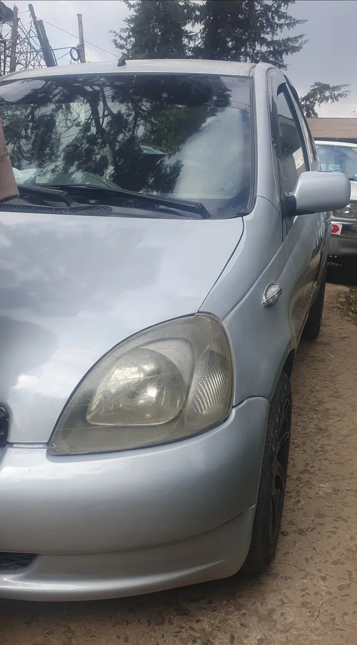 Toyota Vitz Automatic 2001 Model – photo 6