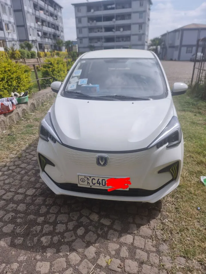 2023 Model White Hatchback Car – photo 3