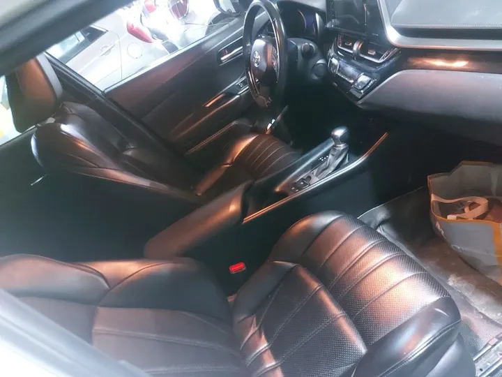 Toyota C-HR 2020 AWD Automatic – photo 3