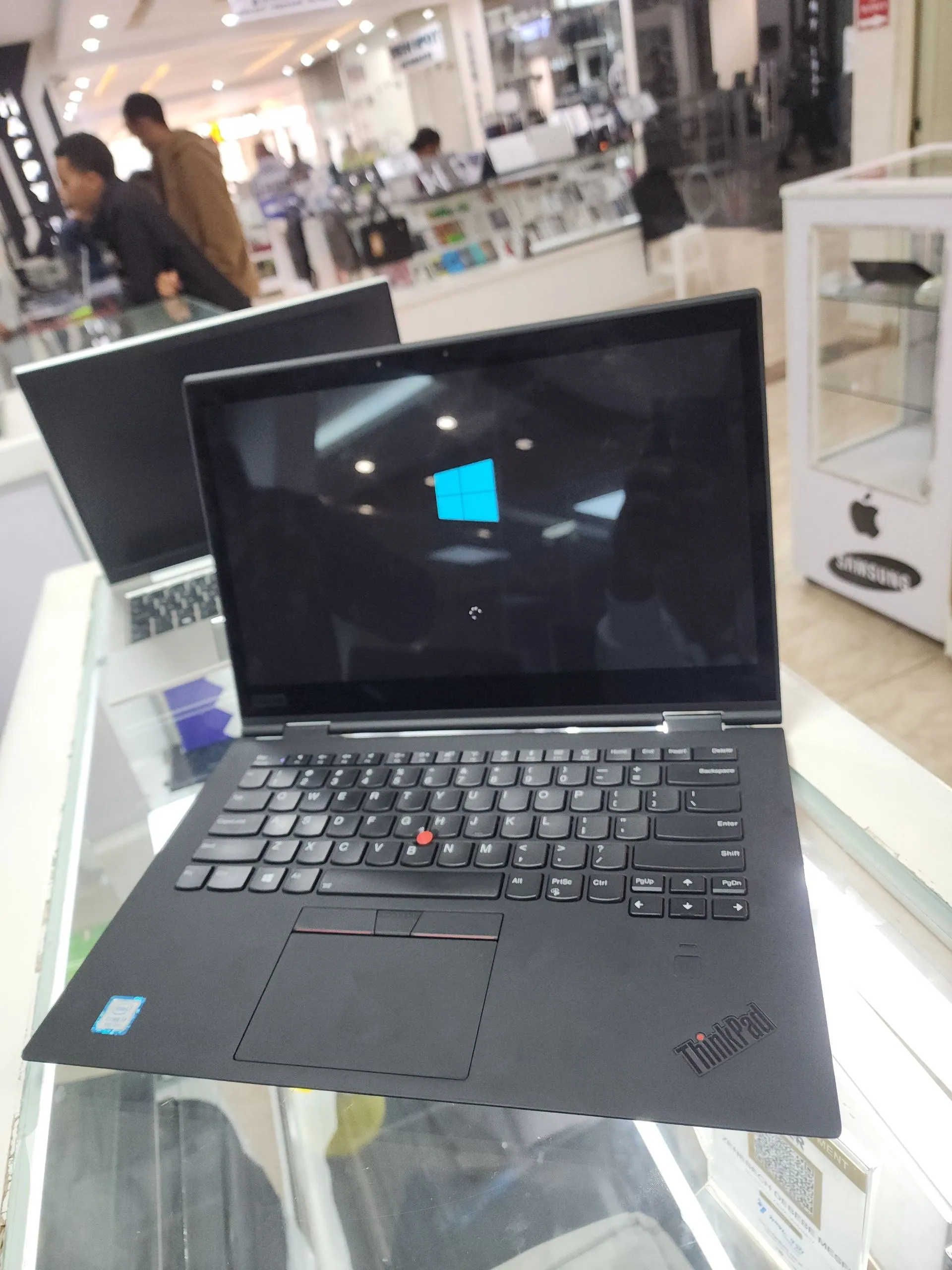 Lenovo ThinkPad X1 Yoga Laptop – photo 7