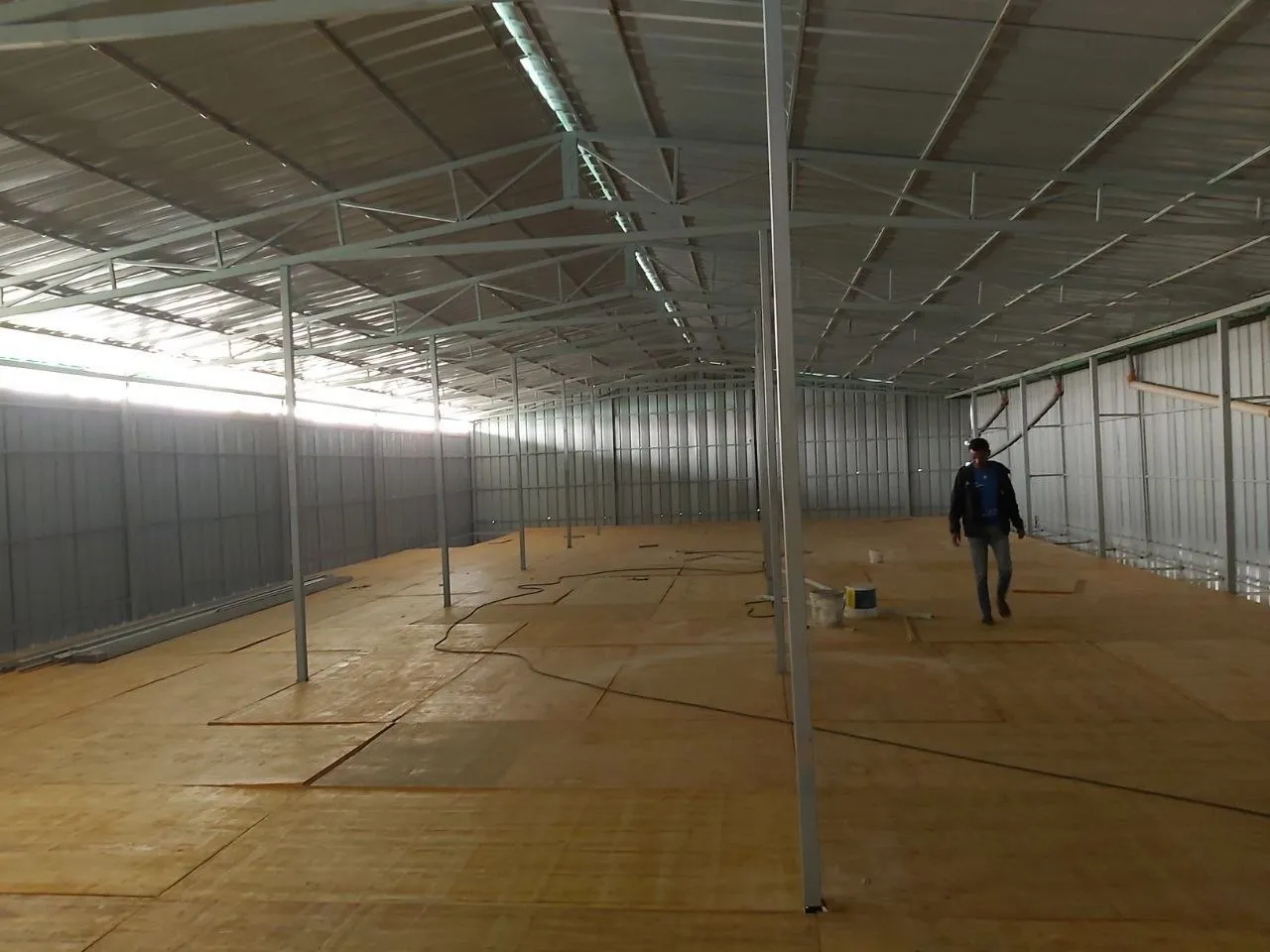 583 Sqm Warehouse with Services – photo 6