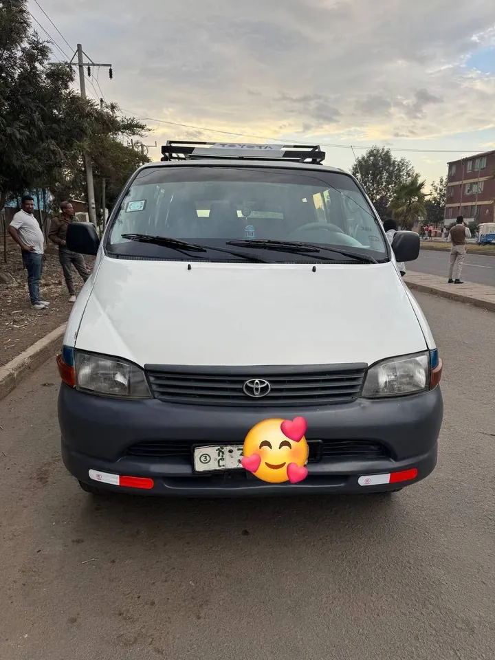 Toyota Hiace 2003 Van – photo 9
