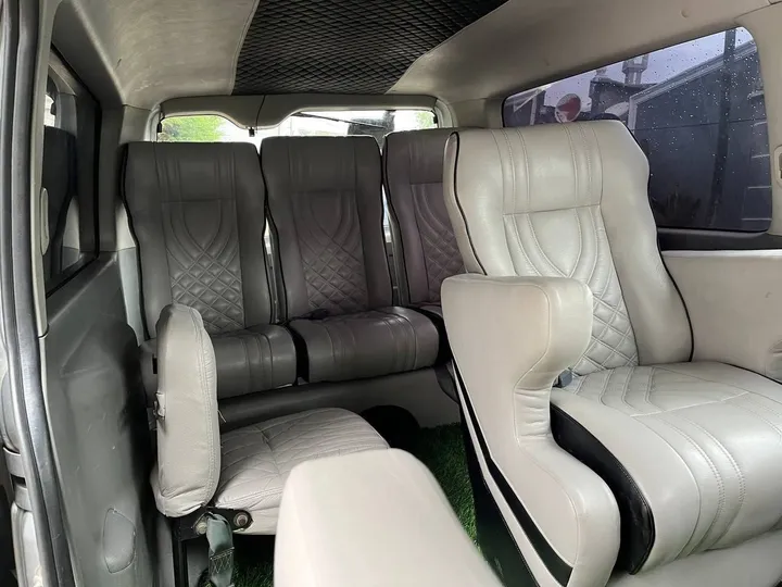 Toyota Hiace Automatic Van 2007 – photo 6