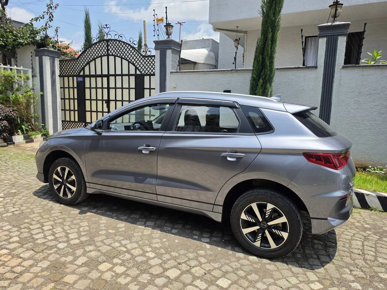 BYD E2 2025 Automatic Electric – photo 3