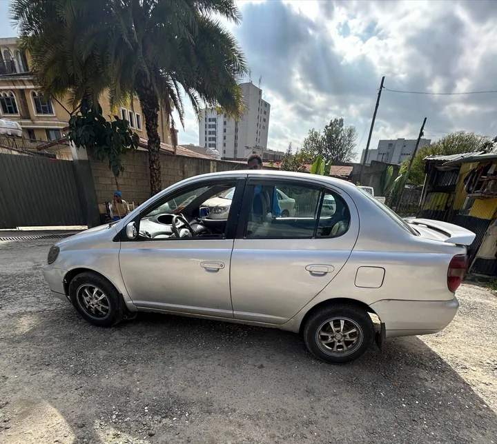 Toyota Platz 2001 Automatic – photo 4