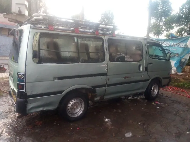 5L Van 2002 Model – photo 6