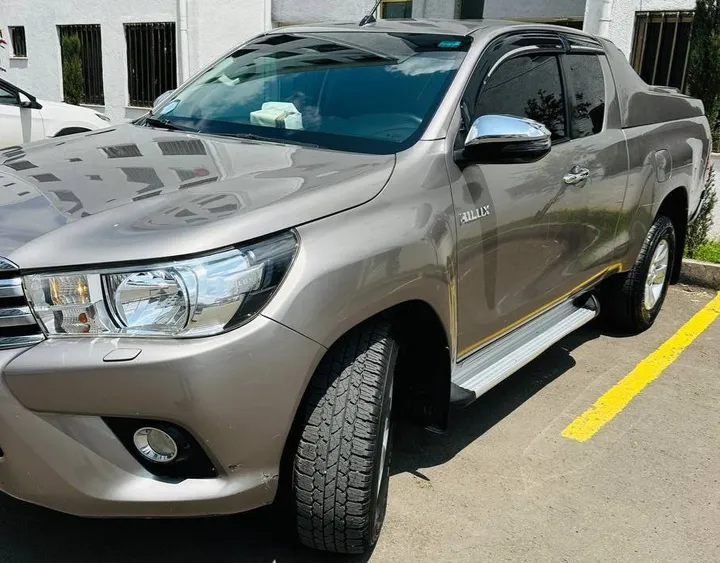 Toyota Hilux Revo Pickup 2019 – photo 3