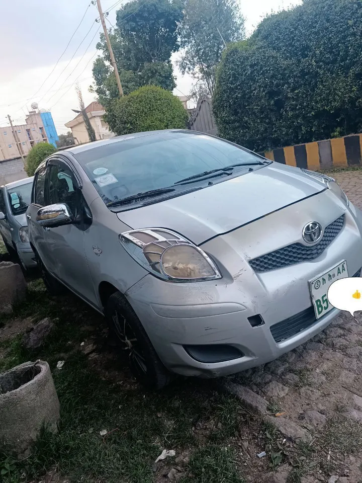 Toyota Yaris Compact 2009 – photo 6