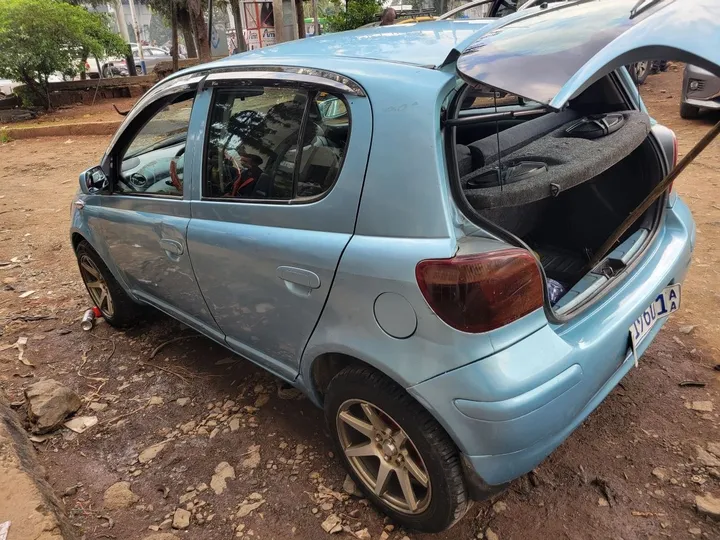 Toyota Vitz 2002 Automatic – photo 5