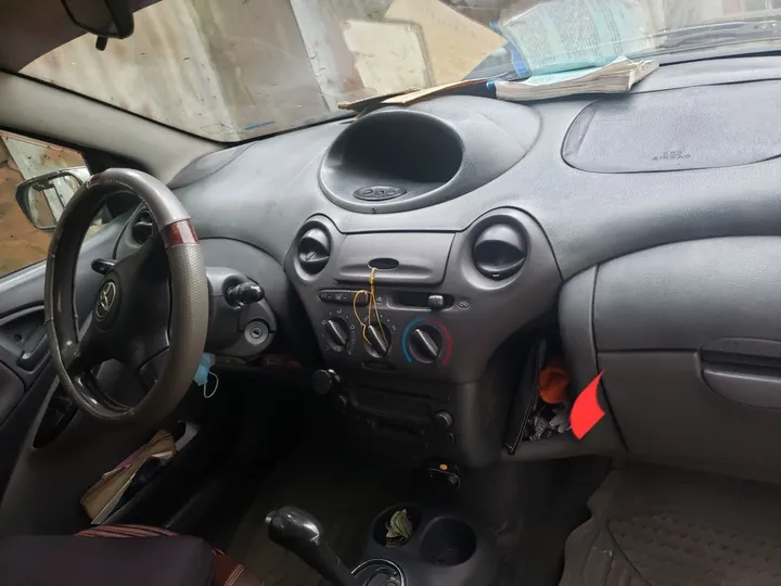 Toyota Vitz 2002 Automatic 1.3 – photo 5