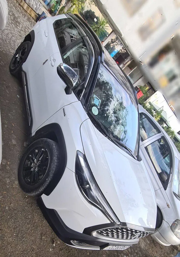 2022 Toyota Corolla Cross Hybrid – photo 3