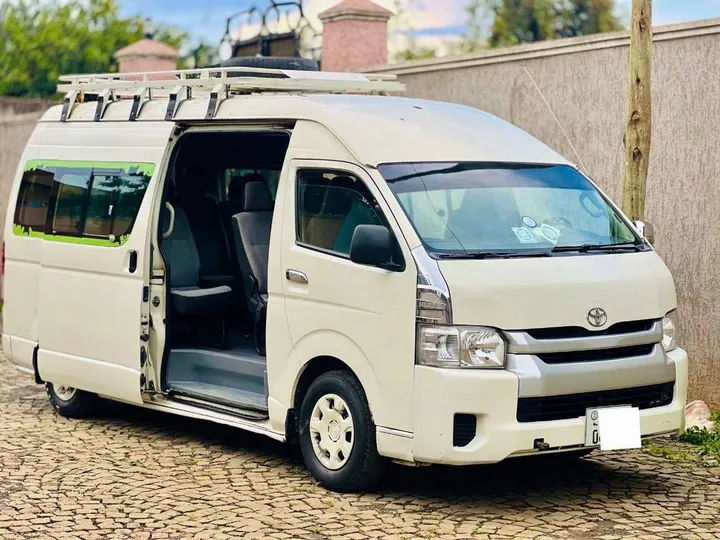 Toyota Hiace Van 2014 Model – photo 3