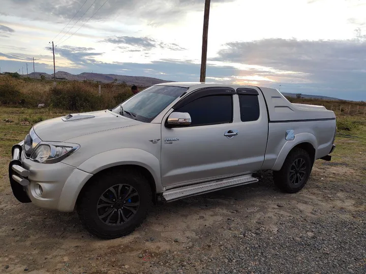 Toyota Hilux 2009 Manual Pickup – photo 8