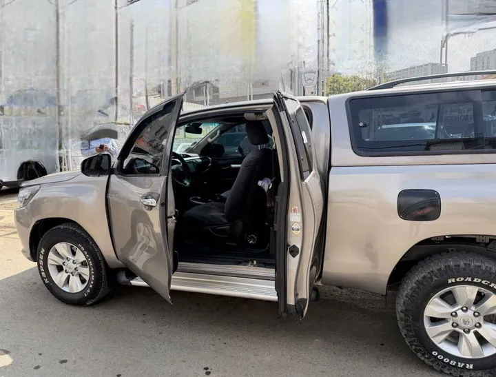 Toyota Hilux Revo 2019 Diesel – photo 4