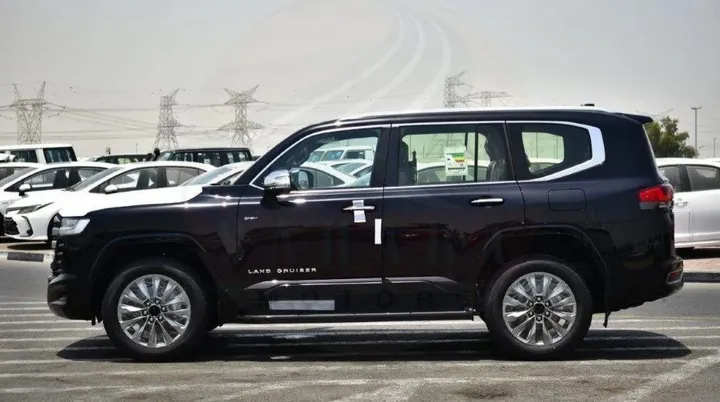 2025 Toyota Land Cruiser VXR Hybrid – photo 3