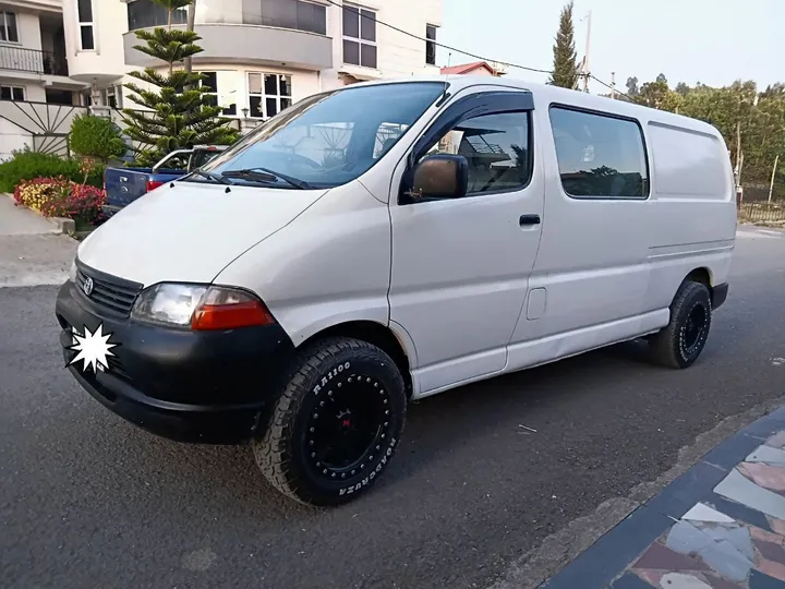 Toyota Half Van 2002 Manual – photo 3