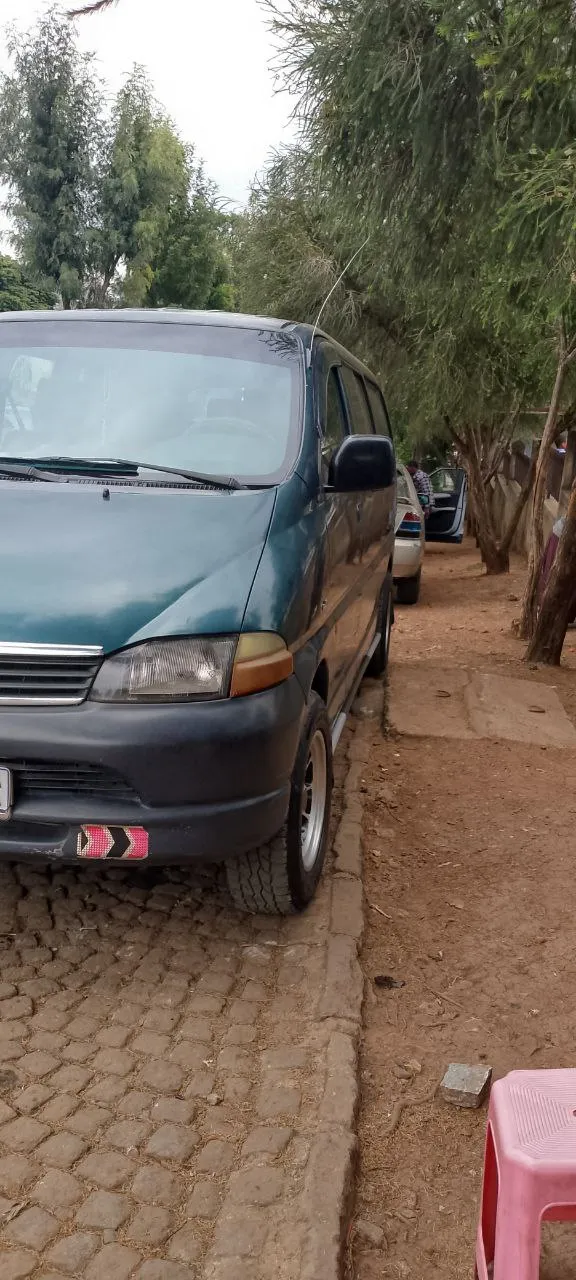 Toyota Hiace 2004 Diesel Van – photo 4