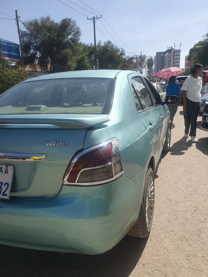 2008 Toyota Belta Sedan – photo 4