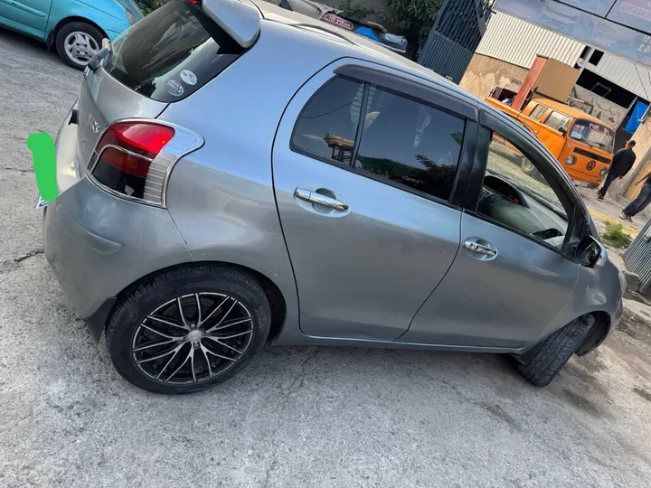 2010 Toyota Yaris Compact – photo 5