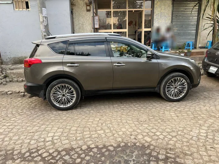 Toyota RAV4 2015 4WD Automatic – photo 3