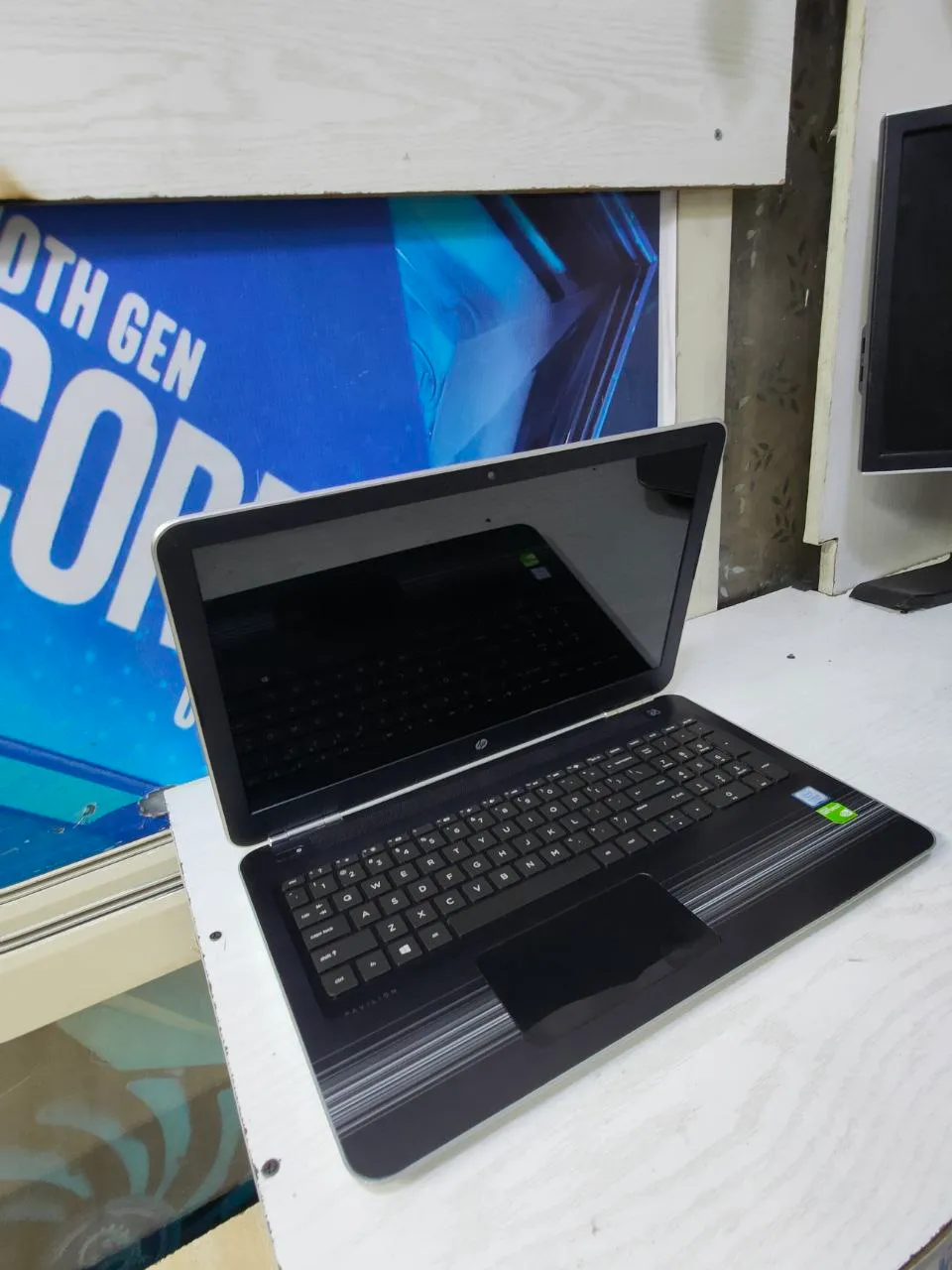 HP Pavilion i5 7th Gen Laptop – photo 3