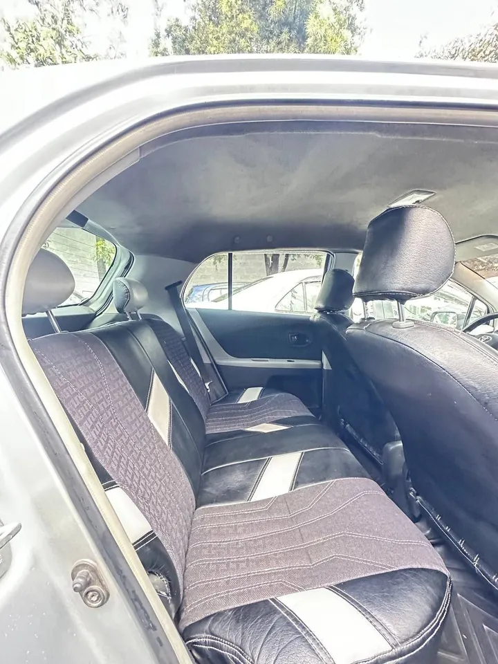 Toyota Yaris Compact 2006 – photo 3