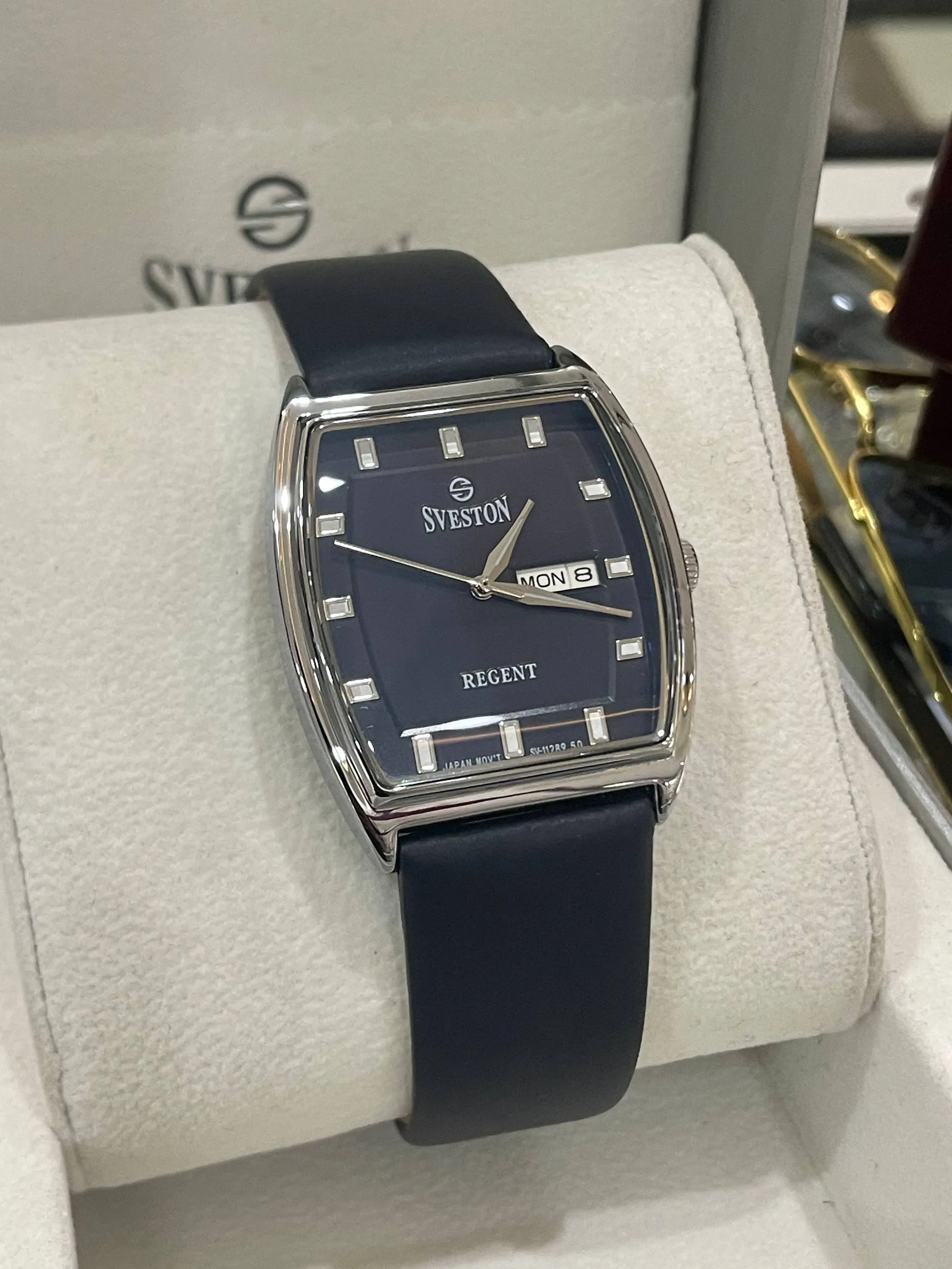 Sveston Quartz Men's Fashion Watch – photo 3